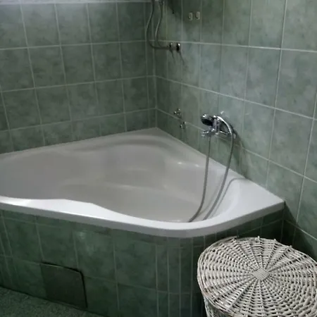 Deluxe Jasmina Bihać